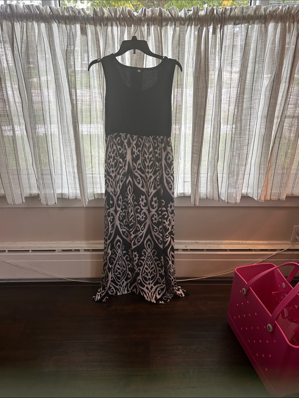 SHEIN Black and White Patterned Sleeveless Maxi Dress
